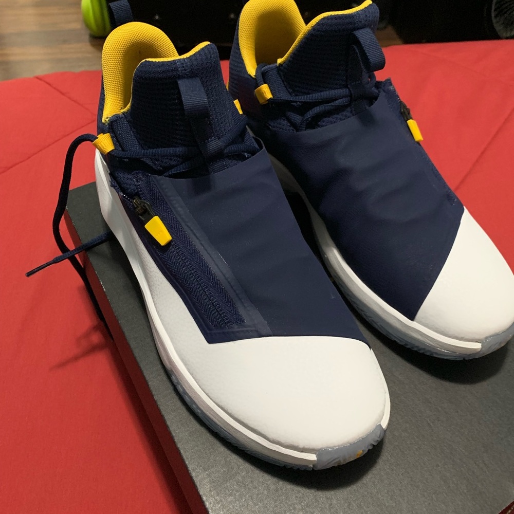 NIKE AIR JORDAN JUMPMAN HUSTLE  SIZE 9 AQ0397-401